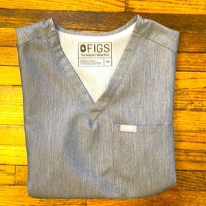 Figs XS scrub top